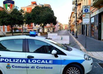 Coronavirus, Crotone: proroga chiusura transito pedonale in via Vittorio Veneto e sul lungomare cittadino fino al 13 aprile