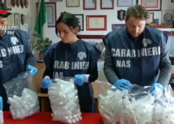 I Nas dei Carabinieri sequestrano 1500 confenzioni di gel igienizzante “antibatterico”, denunciati tre commercianti