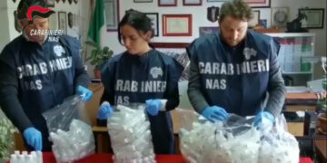 I Nas dei Carabinieri sequestrano 1500 confenzioni di gel igienizzante “antibatterico”, denunciati tre commercianti
