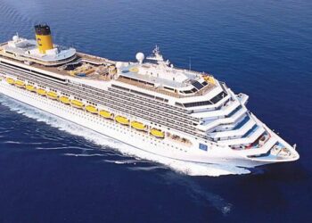 La nave Costa Magica attracca al porto di Ancona, 130 positivi al coronavirus