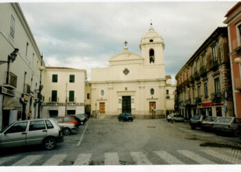 Crotone: Divieto di sosta e transito in piazza Duomo durante le festività mariane