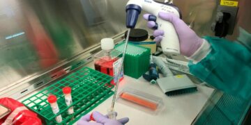 Crotone, i Medici di famiglia: “E’ impossibile che un’ASP al servizio di una comunità di circa 200 mila abitanti, ottenga i risultati di soli 10 tamponi al giorno”