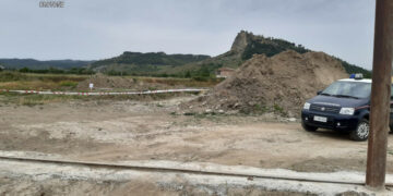 Belvedere Spinello: Scoperta un’estesa escavazione abusiva di materiali inerti nella valle del fiume Neto