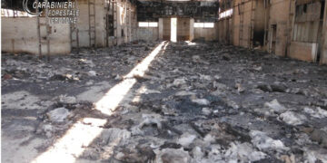 Crotone: Coperture in eternit non bonificate dopo incendio, denunciata una persona