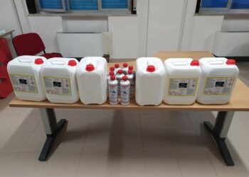 Famiglia di Melissa residente in Germania dona alla comunità disinfettante per le mani