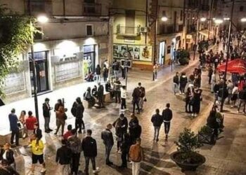 Fase2: Assembramenti nei locali di Castrovillari, il Sindaco chiude due esercizi commerciali