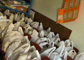 I Carabinieri di Gallico acquistano generi alimentari da distribuire agli indigenti