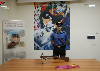 Verzino: Tenta di uccidere i vicini con una balestra, arrestato dai Carabinieri