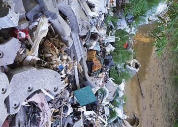 Cirò, Scarti di elettrodomestici e inerti: discarica a cielo aperto buttati nel letto del fiume Santa Venere in piena area Sic