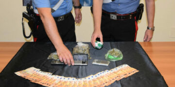 Crotone: in cassaforte custodisce soldi e stupefacente, arrestato