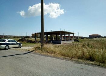 Manufatti abusivi sequestrati a Isola Capo Rizzuto