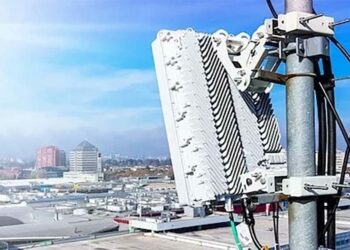 Alcuni cittadini di Reggio Calabria sono riusciti a fermare l’installazione di due presumibili “antenne-5G” su terrazzi di edifici privati