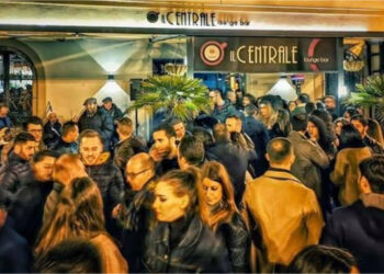 Coronavirus, Ordinanza Regione: dal 15 giugno riaprono spiagge, piscine e palestre. Dal 19 discoteche e fiere, ecco l’elenco completo