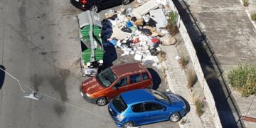 Crotone, raccolta rifiuti solidi urbani fuori dai cassonetti problema ancora esistente