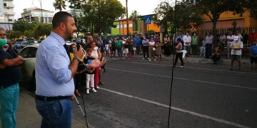 Cirò Marina: inaugurata la sede “Punto d’incontro” del candidato a Sindaco Giuseppe Dell’Aquila