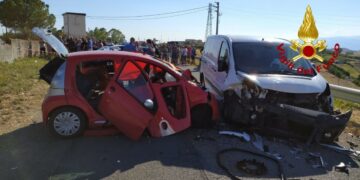 Incidente sulla SP63 la strada tra Cutro e Crotone, muore una donna di 56 anni e due feriti gravi