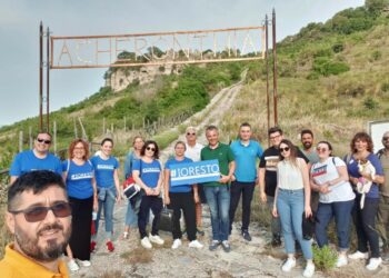 L’associazione #IoResto avvia il progetto: “una scuola itinerante per restare”, tappa al borgo di Melissa e al Parco archeologico di Acerenthia