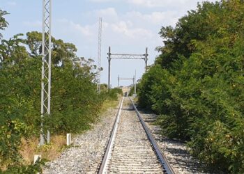 L’elettrificazione della Ferrovia Jonica tra Catanzaro Lido, Crotone e Sibari continua a prendere forma