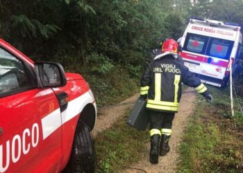 San Nicola dell’Alto: lavorava nel terreno di proprietà col trattore e si ribalta, muore ingegnere 44enne