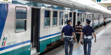 Crotone: beccato dalla Polfer a rubare nelle auto parcheggiate della Stazione, denunciato 27enne