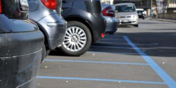 Crotone: ripristinati i Parcheggi con strisce blu