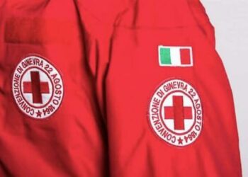 Crotone: indossa indebitamente uniforme della Croce Rossa Italiana, denunciato 41enne albanese
