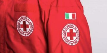 Crotone: indossa indebitamente uniforme della Croce Rossa Italiana, denunciato 41enne albanese