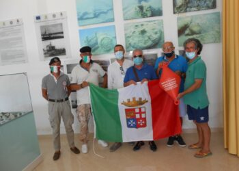 77° anniversario dell’affondamento della Nave Lince a Cirò Marina: depositata bandiera tricolore sul fondo del mare