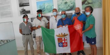 77° anniversario dell’affondamento della Nave Lince a Cirò Marina: depositata bandiera tricolore sul fondo del mare