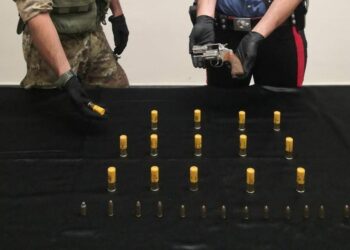 Cutro: rinvenuti armi munizioni ed esplosivi, arresto 56enne
