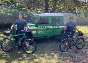 I Carabinieri forestali “in sella” ad una bici per controlli all’interno del Parco nazionale d’Aspromonte a ferragosto