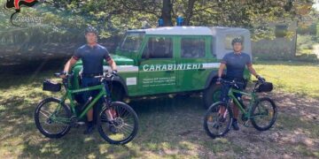 I Carabinieri forestali “in sella” ad una bici per controlli all’interno del Parco nazionale d’Aspromonte a ferragosto