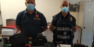 Tutela del made in Italy: la Finanza intensifica i controlli nelle località balneari