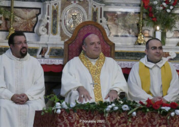 Umbriatico festeggia i 25 anni di sacerdozio di Padre Santo Pagnotta, domenicano di origine umbriaticese: cerimonia presieduta da Monsignor Panzetta