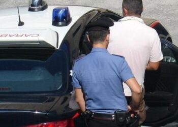 Intercettata nella mattinata barca a vela con a bordo 80 migranti: arrestato dai Carabinieri di Cirò Marina il presunto scafista