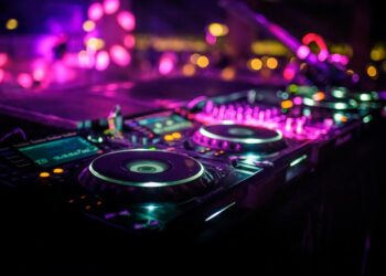 Discoteche pronte a chiudere con senso di responsabilità, servono però aiuti urgenti al settore