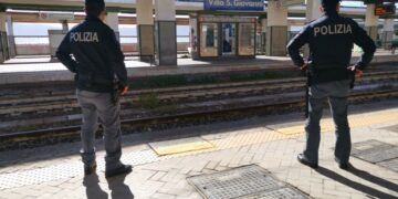 Molesta studentessa sbarcata dal traghetto proveniente da Messina,  arrestato uomo di origine africana
