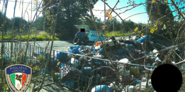 Abbandono rifiuti nel territorio di Cirò Marina, beccato dalla videosorveglianza