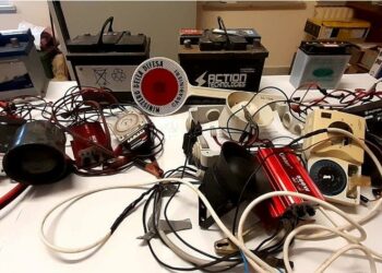 Caccia: Rinvenuti e sequestrati richiami elettroacustici nel territorio di Cirò