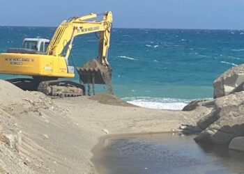 Cirò Marina: ripuliti i tre canaloni di via Togliatti, via Tridico e Porto