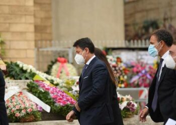 Governo e parlamentari per l’ultimo saluto al presidente Santelli