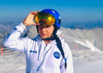 La crotonese Claudia Scalise è la maestra di sci calabrese più giovane di sempre