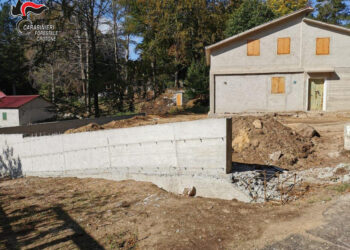 Mesoraca: Sequestrato muro abusivo a villaggio fratta