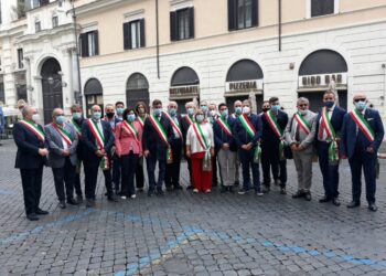 Sanità, Recovery Fund: manifestazione a Roma sindaci cosentino