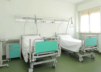 Coronavirus, Spirlì firma ordinanza: Sospesi ricoveri e attività ambulatoriali