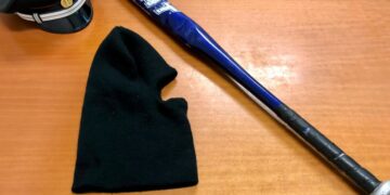 Cirò Marina, danni all’Istituto Gangale e vandalizzate auto dei Vigili: denunciato dai Carabinieri un giovane