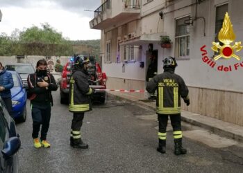 In fiamme una casa a Catanzaro, muore anziano