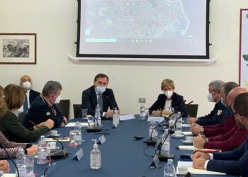 Maltempo, riunione in Prefettura Crotone: il ministro Boccia e il presidente Spirlì sui luoghi dell’alluvione