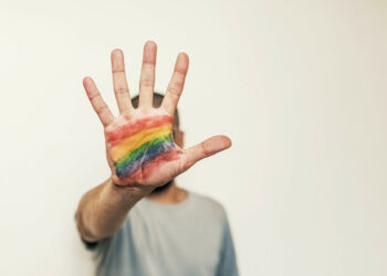 Il DDL contro omotransfobia, misoginia e abilismo è proposta di civiltà: Crotone deve sostenere ogni azione contro le discriminazioni