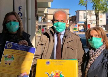 Venerdì 4 dicembre il Lions Club Cirò Krimisa ha dato il via al service “lo zaino sospeso”, in collaborazione con gli Istituti scolastici comprensivi di Cirò Marina